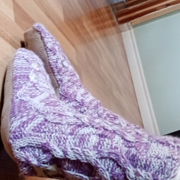 JUST COZY -  Warm Winter Slippers (purple)🧦💜 - Picture 2 of 4